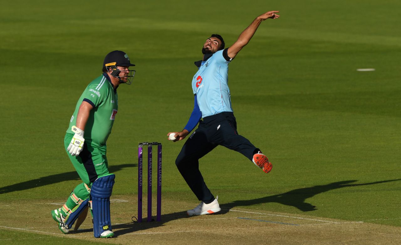 Saqib Mahmood prepares to send down a delivery, England v Ireland, 3rd ODI, Ageas Bowl, August 4, 2020