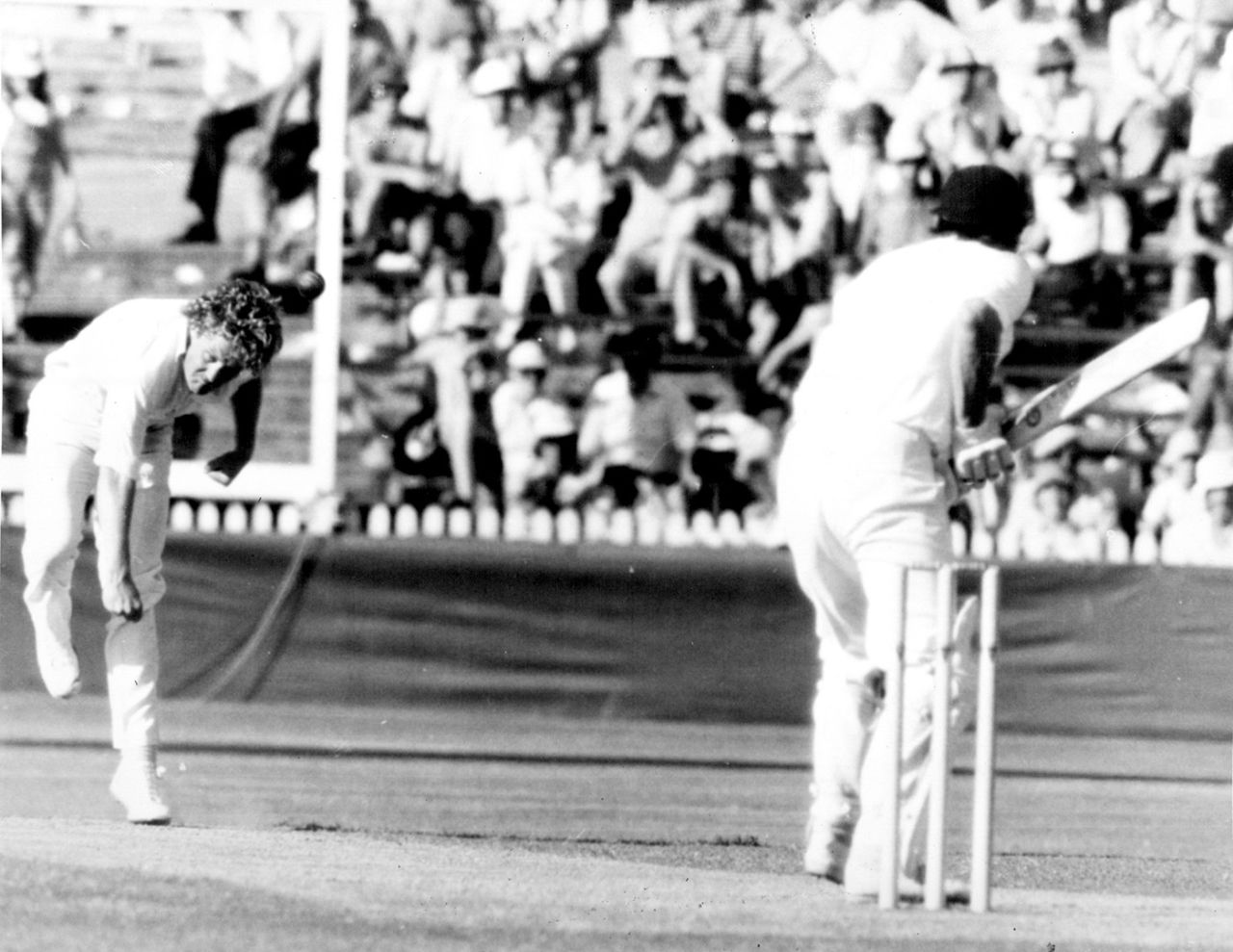 Rodney Hogg bowls, Australia v England, 4th Test, Sydney, 3rd day, January 8, 1979