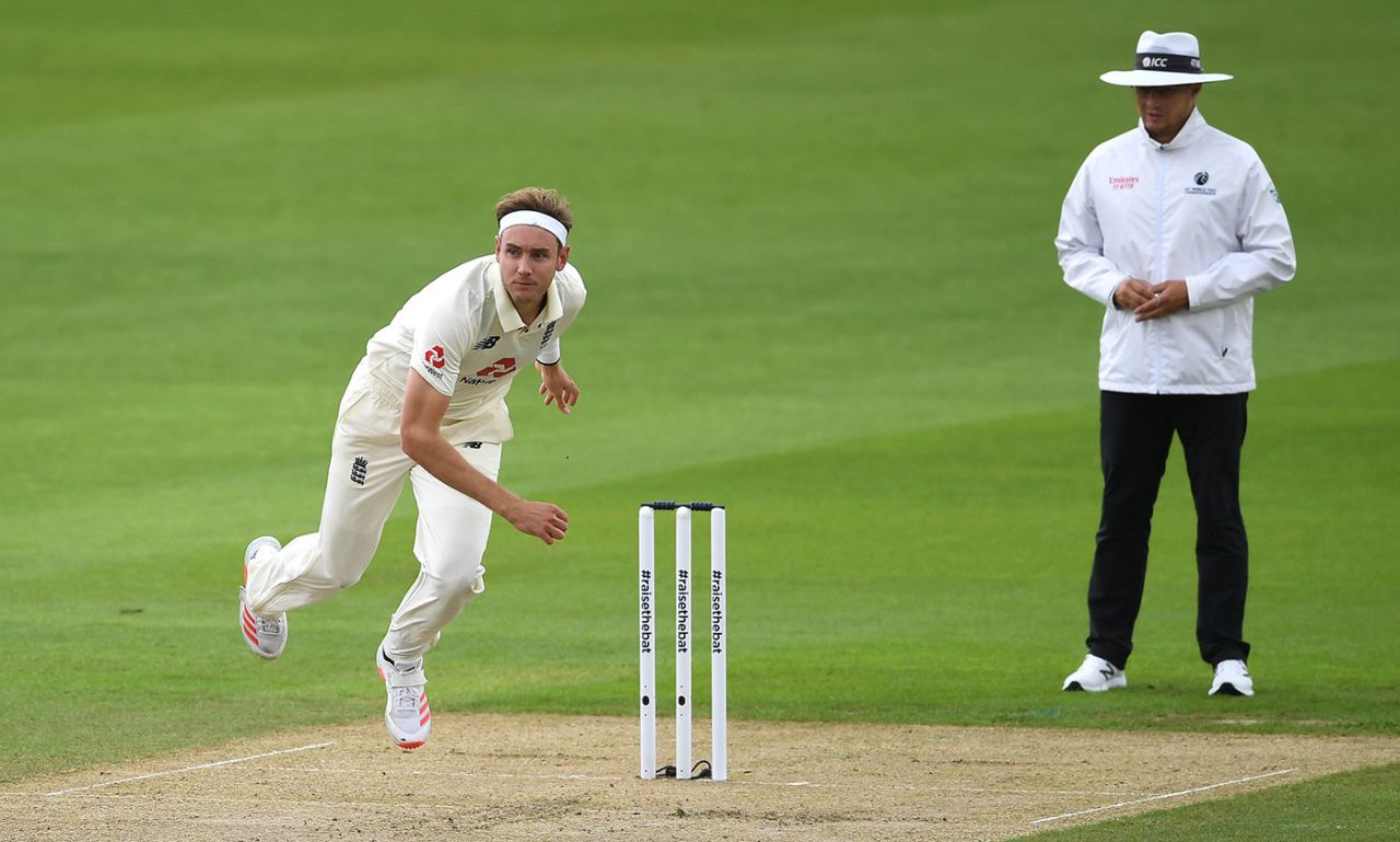 Stuart Broad bowls in the first Test at Old Trafford, England v Pakistan, 1st Test, Old Trafford, August 5, 2020
