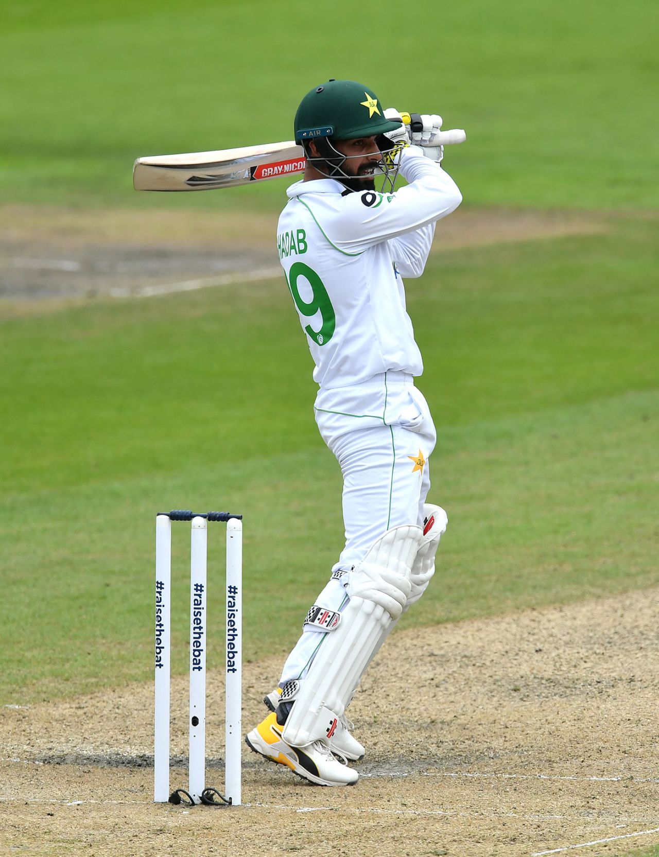 Shadab Khan cuts through the off side, England v Pakistan, 1st Test, Old Trafford, 2nd day, August 6, 2020
