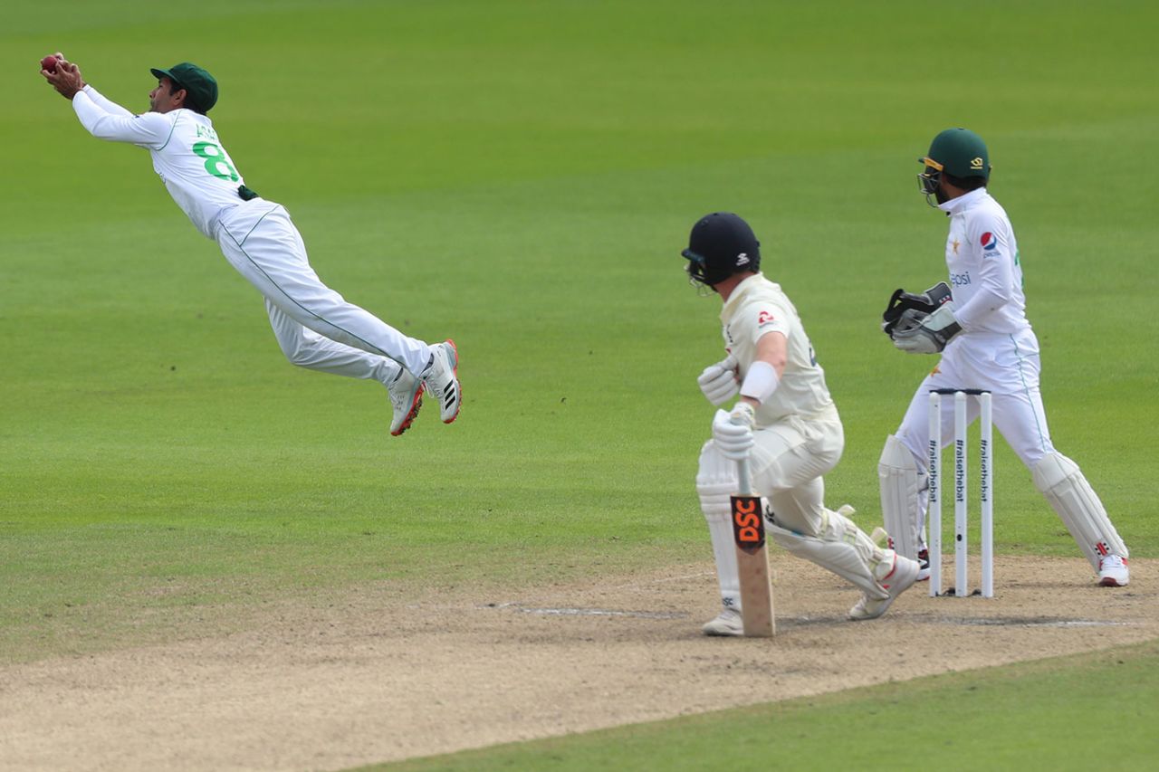 Asad Shafiq goes airborne to dismiss Dom Bess, England v Pakistan, 1st Test, Old Trafford, 3rd day, August 7, 2020