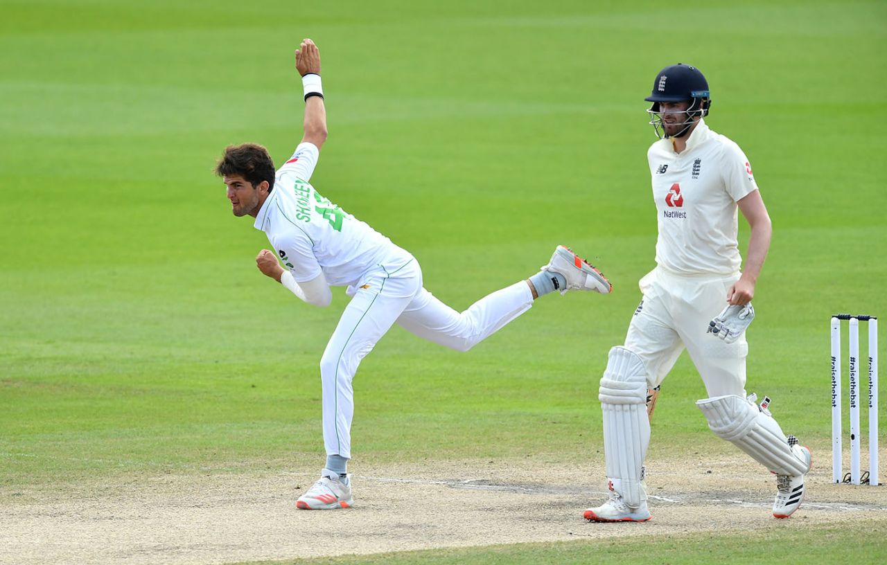 Shaheen Shah Afridi in his delivery stride, England v Pakistan, 1st Test, Old Trafford, 4th day, August 8, 2020