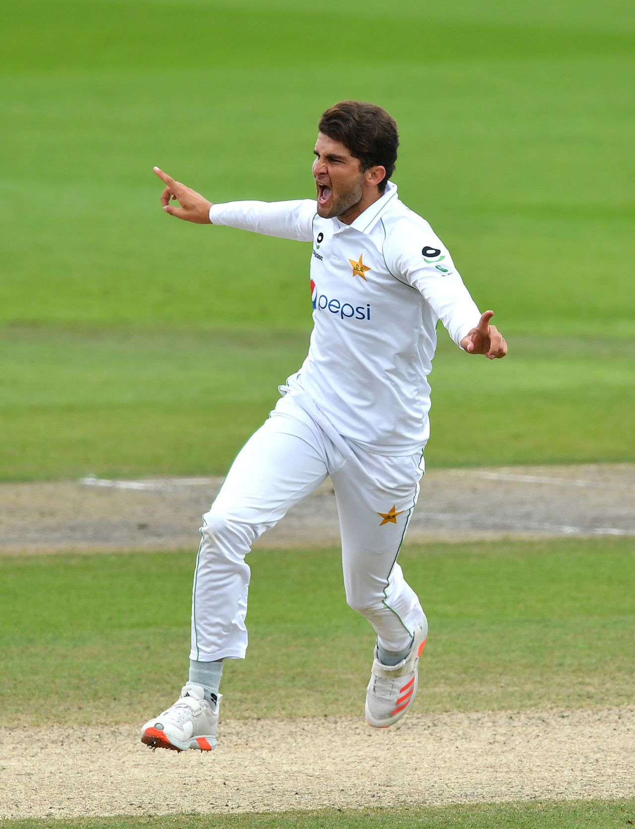 Shaheen Shah Afridi wheels away in celebration, England v Pakistan, 1st Test, Old Trafford, 4th day, August 8, 2020
