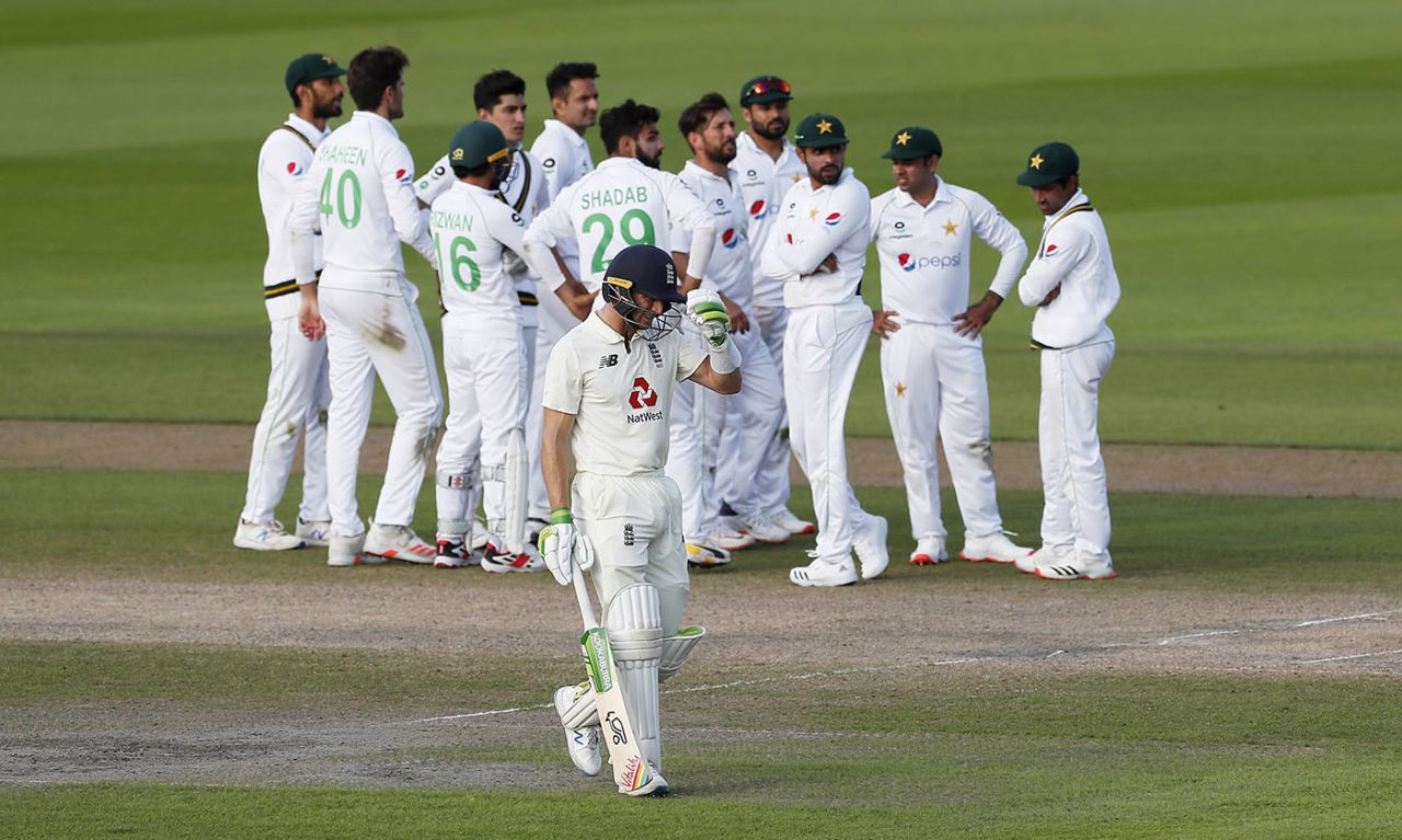 Jos Buttler trudges off after his dismissal, England v Pakistan, 1st Test, Old Trafford, 4th day, August 8, 2020