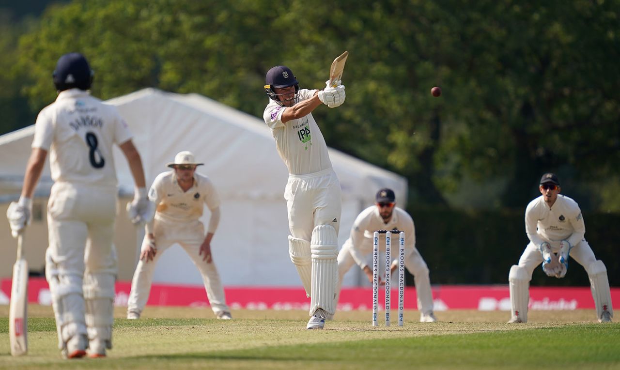 Joe Weatherley climbs into a pull, Middlesex v Hampshire, Bob Willis Trophy, 2nd day, Radlett, August 9, 2020