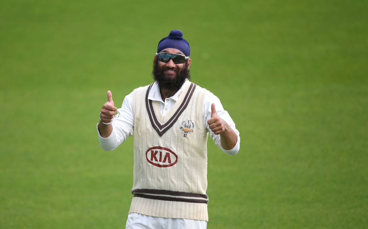Amar Virdi gives a thumbs-up, Surrey v Middlesex, Kia Oval, Bob Willis Trophy, August 3, 2020