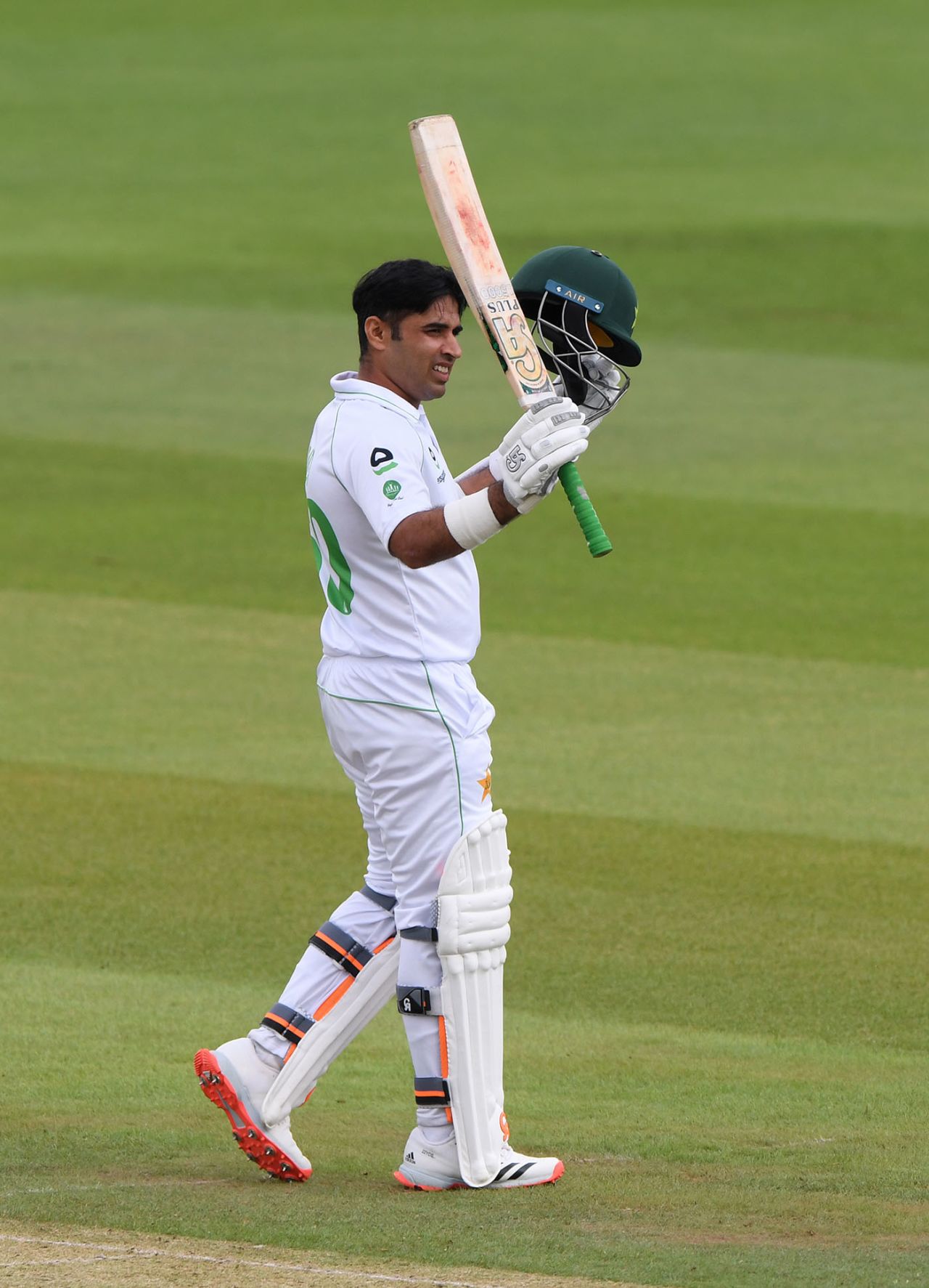 Abid Ali acknowledges his half-century, England v Pakistan, Ageas Bowl, 2nd Test, 1st day, August 13, 2020