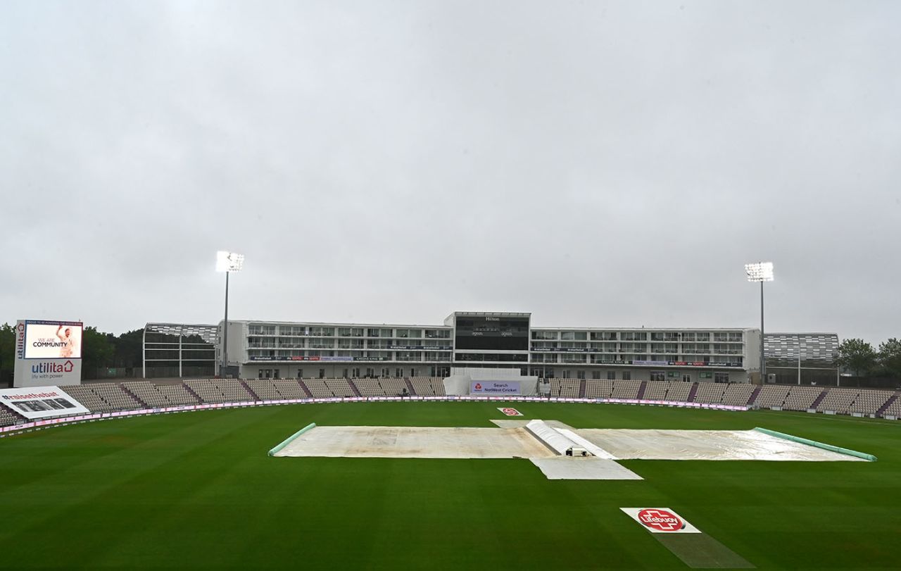Gloomy scenes greeted the start of day three, England v Pakistan, Ageas Bowl, 2nd Test, 3rd day, August 15, 2020
