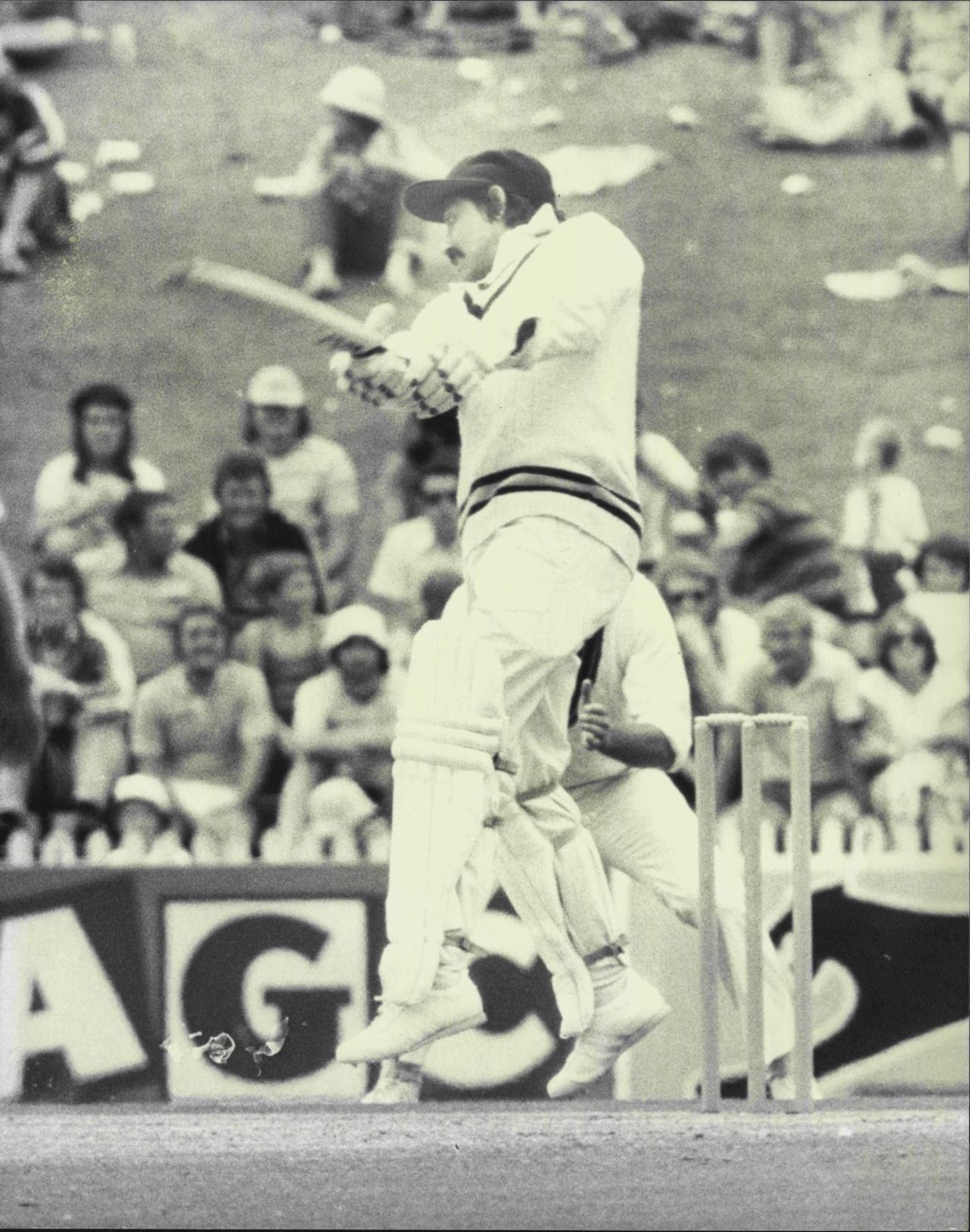 Chetan Chauhan cuts one, day two, fourth Test, Australia v India, SCG, Sydney,  Australia,  January 08, 1978