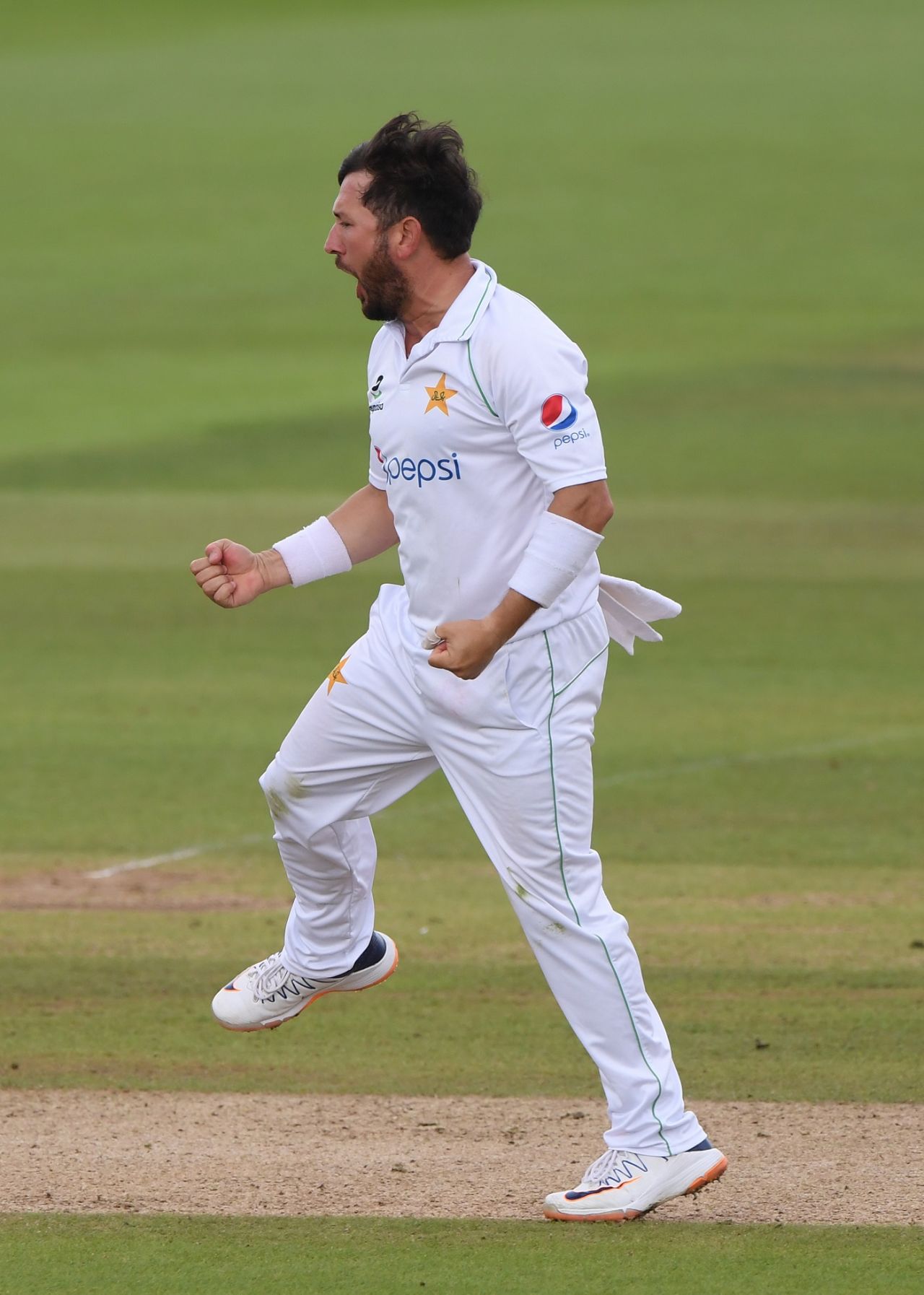 Yasir Shah is pumped after making a breakthrough, England v Pakistan, 3rd Test, Southampton, 1st day, August 21, 2020