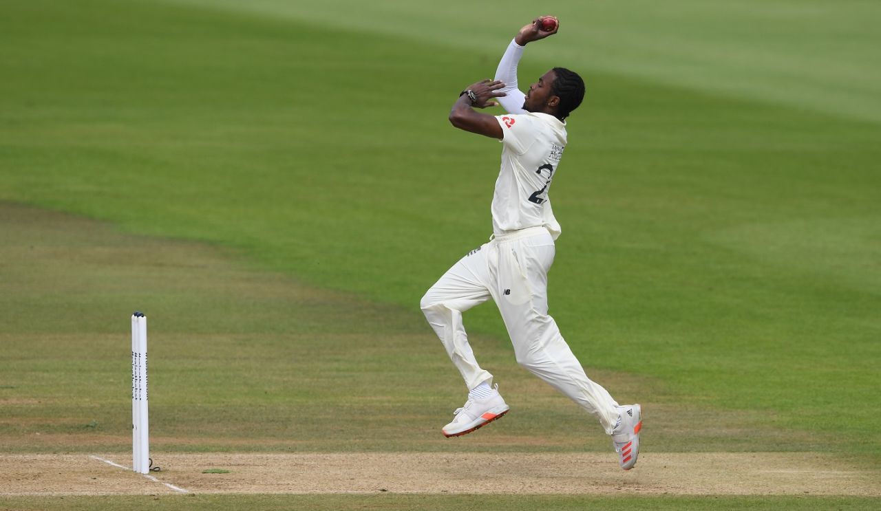 Jofra Archer - poised for take-off, England v Pakistan, 3rd Test, Southampton, 4th day, August 24, 2020