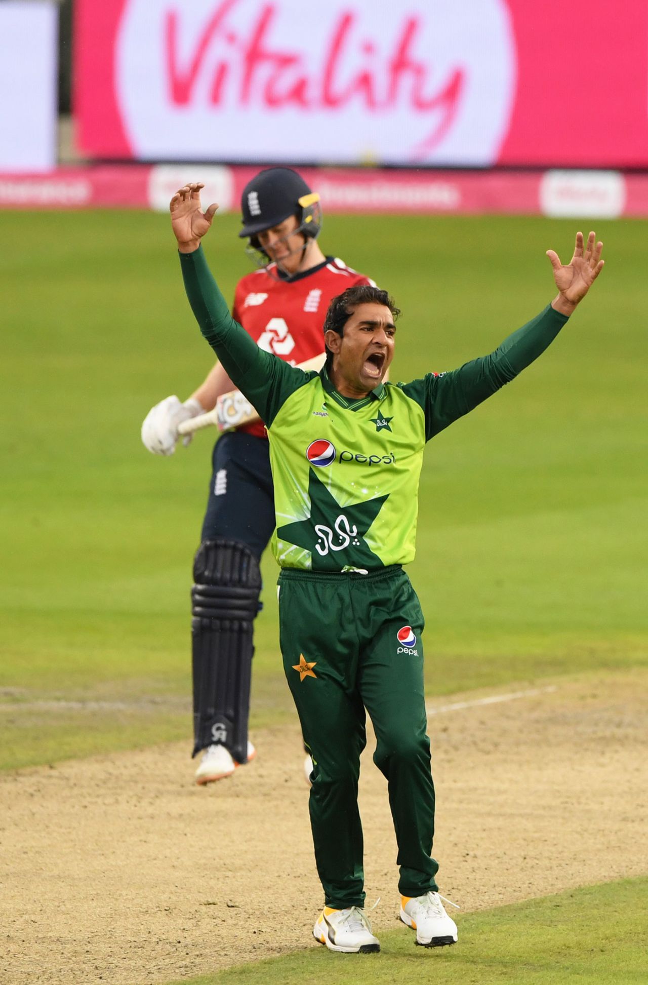 Iftikhar Ahmed trapped Eoin Morgan lbw, England v Pakistan, 1st T20I, Old Trafford, August 28, 2020