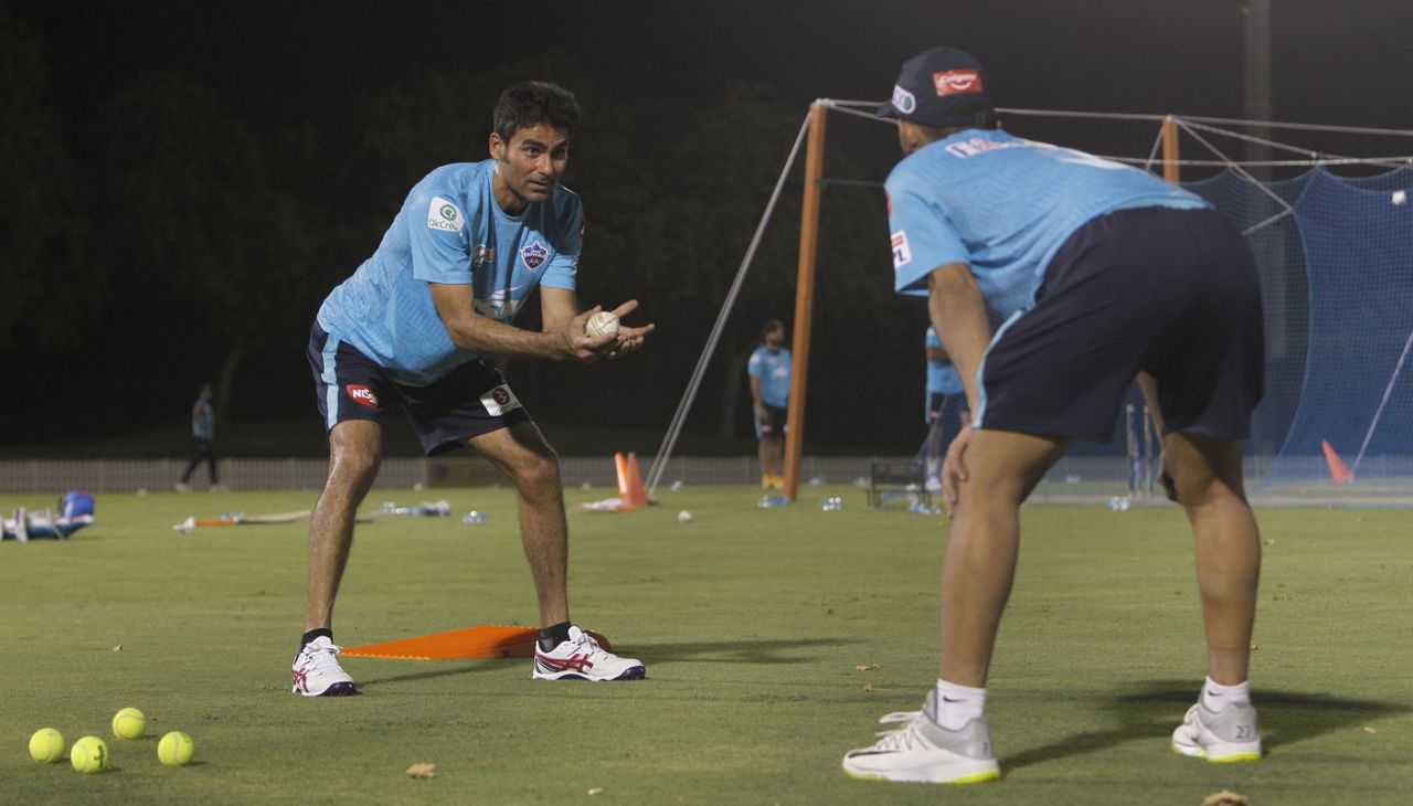 Mohammad Kaif imparts lessons on fielding during a training session, IPL 2020, Dubai, August 29, 2020