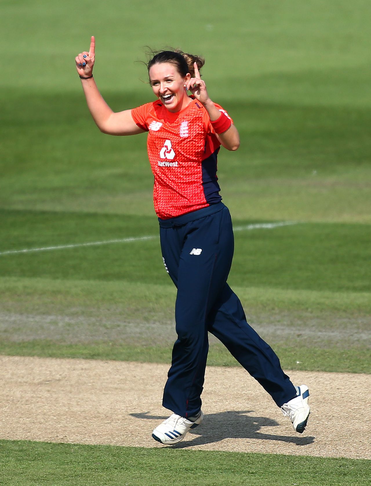 Kate Cross celebrates after dismissing Ashleigh Gardner, 2nd Women's T20I, England v Australia, Hove, July 28, 2019