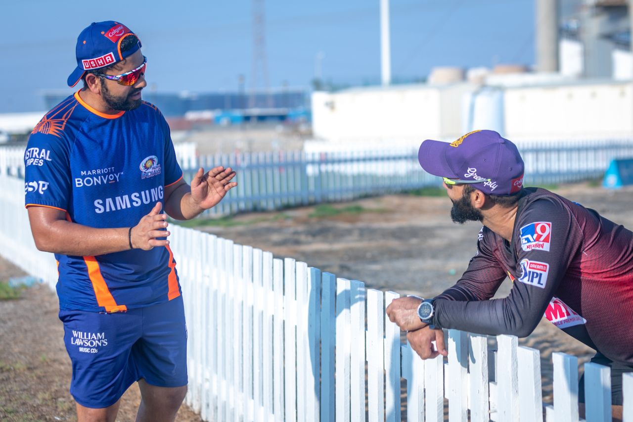 Captains Rohit Sharma and Dinesh Karthik have a chat a day before the match, IPL 2020, Abu Dhabi, September 22, 2020 