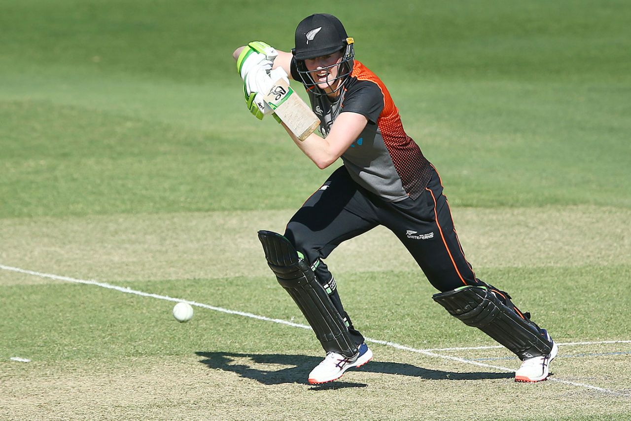 Amy Satterthwaite was soon back into the groove, Australia XI v New Zealand XI, Warm-up match, Allan Border Field, September 24, 2020