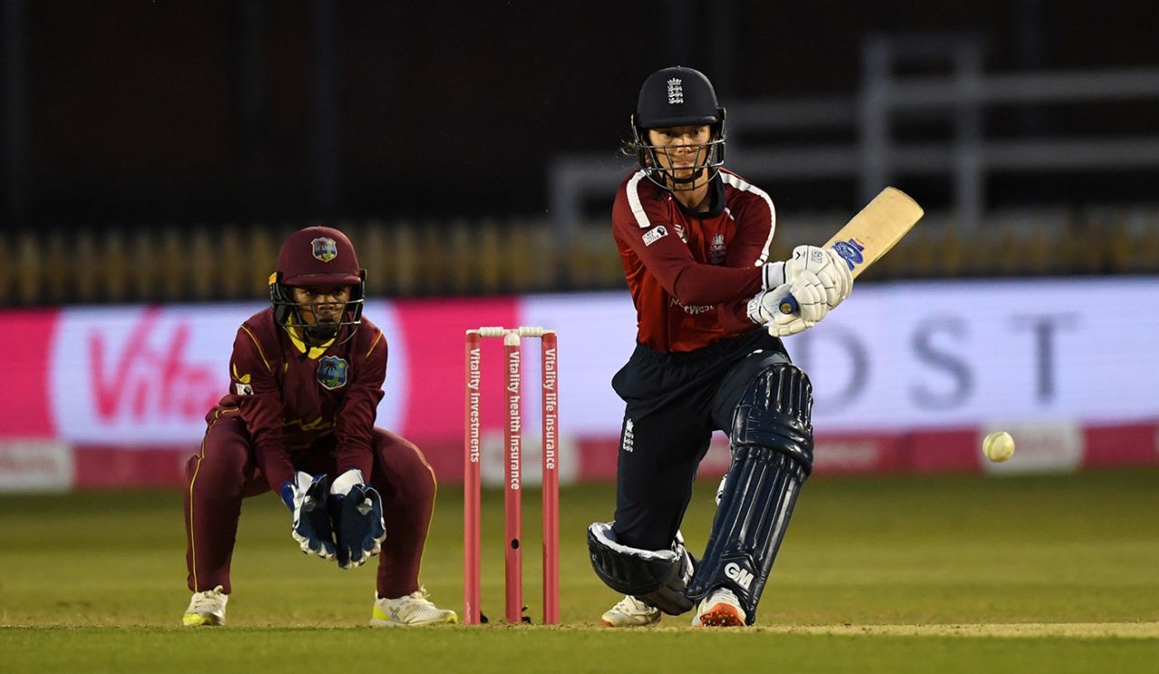 Amy Jones lines up a reverse sweep, England vs West Indies, 4th T20I, Derby, September 28, 2020