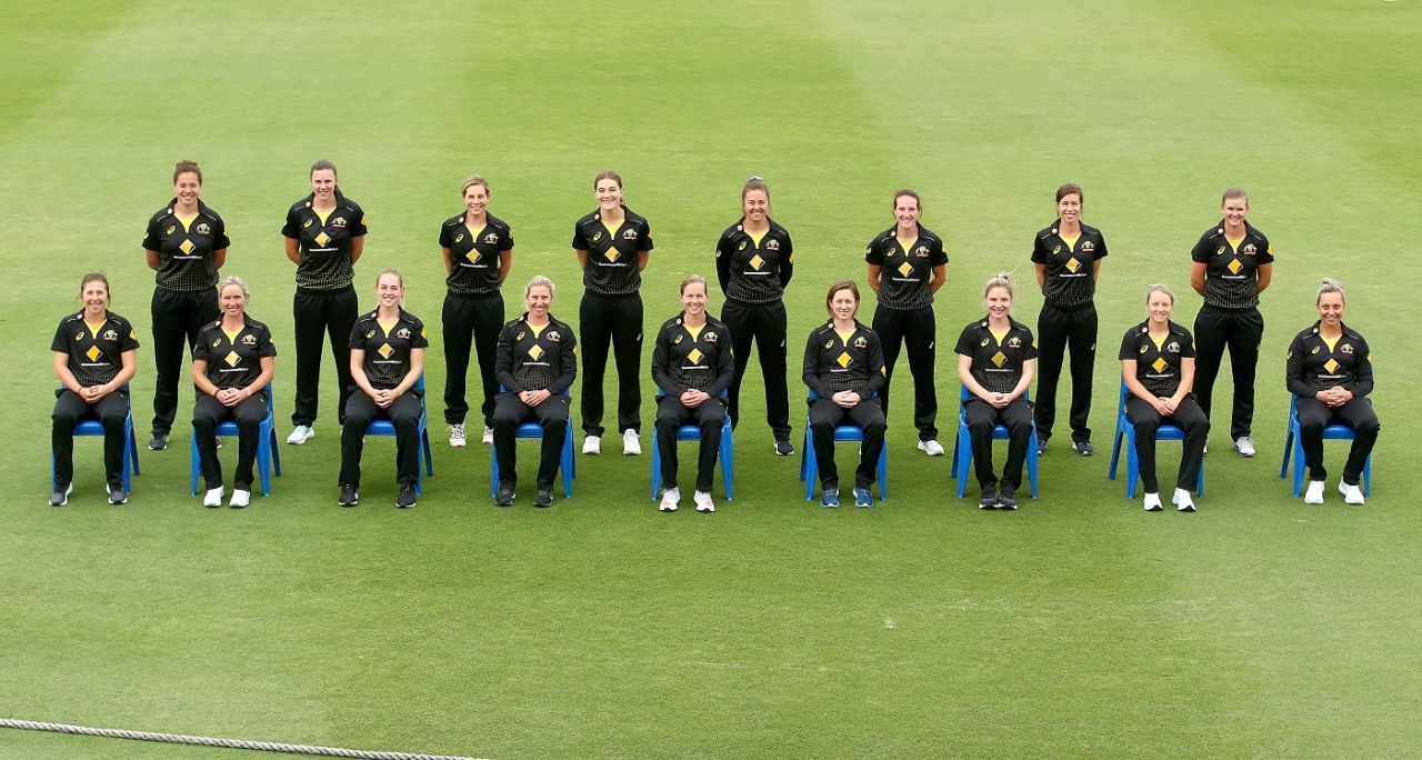 Australia Women players pose for a socially distanced team photo, Australia v New Zealand, 3rd women's T20I, Allan Border Field, September 30, 2020