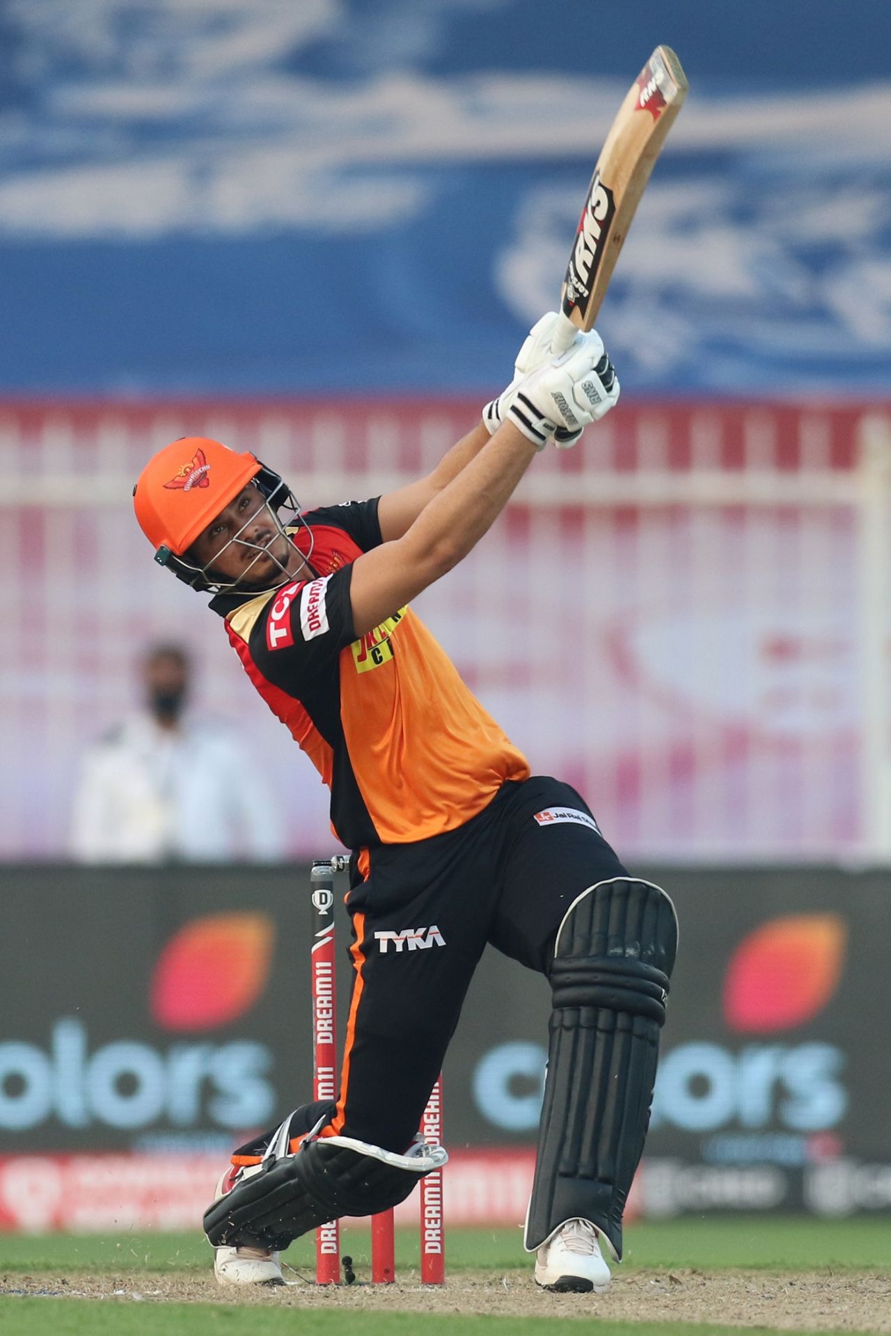 Abdul Samad cracks a six over long-on, Mumbai Indians vs Sunrisers Hyderabad, IPL 2020, Sharjah, October 4, 2020