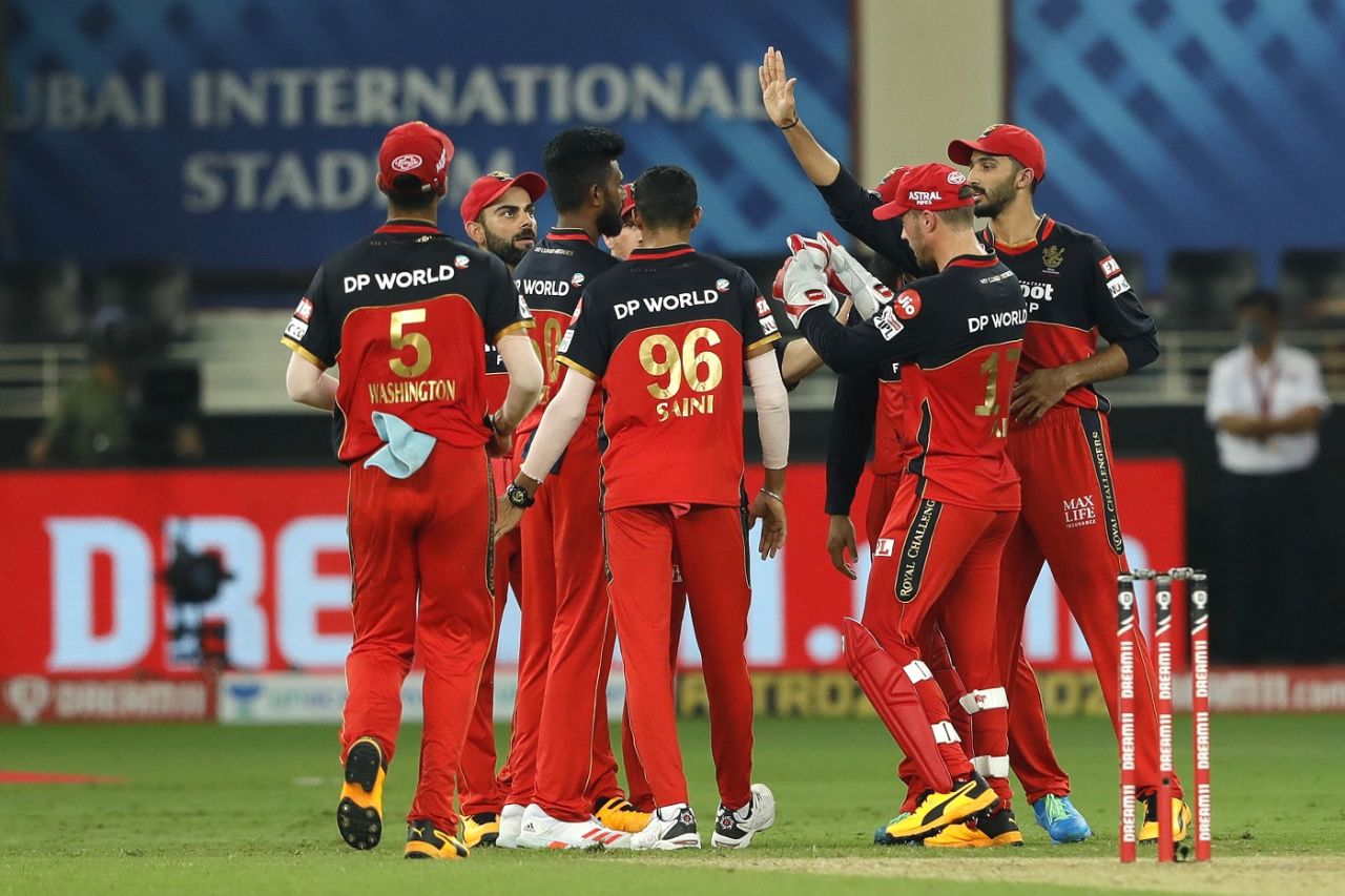 Royal Challengers Bangalore celebrate a wicket, Dehli Capitals vs Royal Challengers Bangalore, IPL 2020, Dubai, October 5, 2020