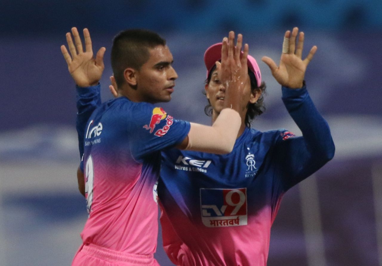 Kartik Tyagi celebrates Quinton de Kock's wicket with Yashasvi Jaiswal, Mumbai Indians vs Rajasthan Royals, IPL 2020, Abu Dhabi, October 6, 2020
