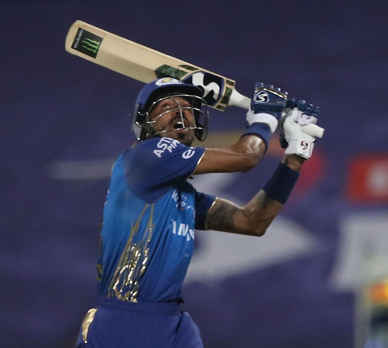 Hardik Pandya attempts a big one, Mumbai Indians vs Rajasthan Royals, IPL 2020, Abu Dhabi, October 6, 2020