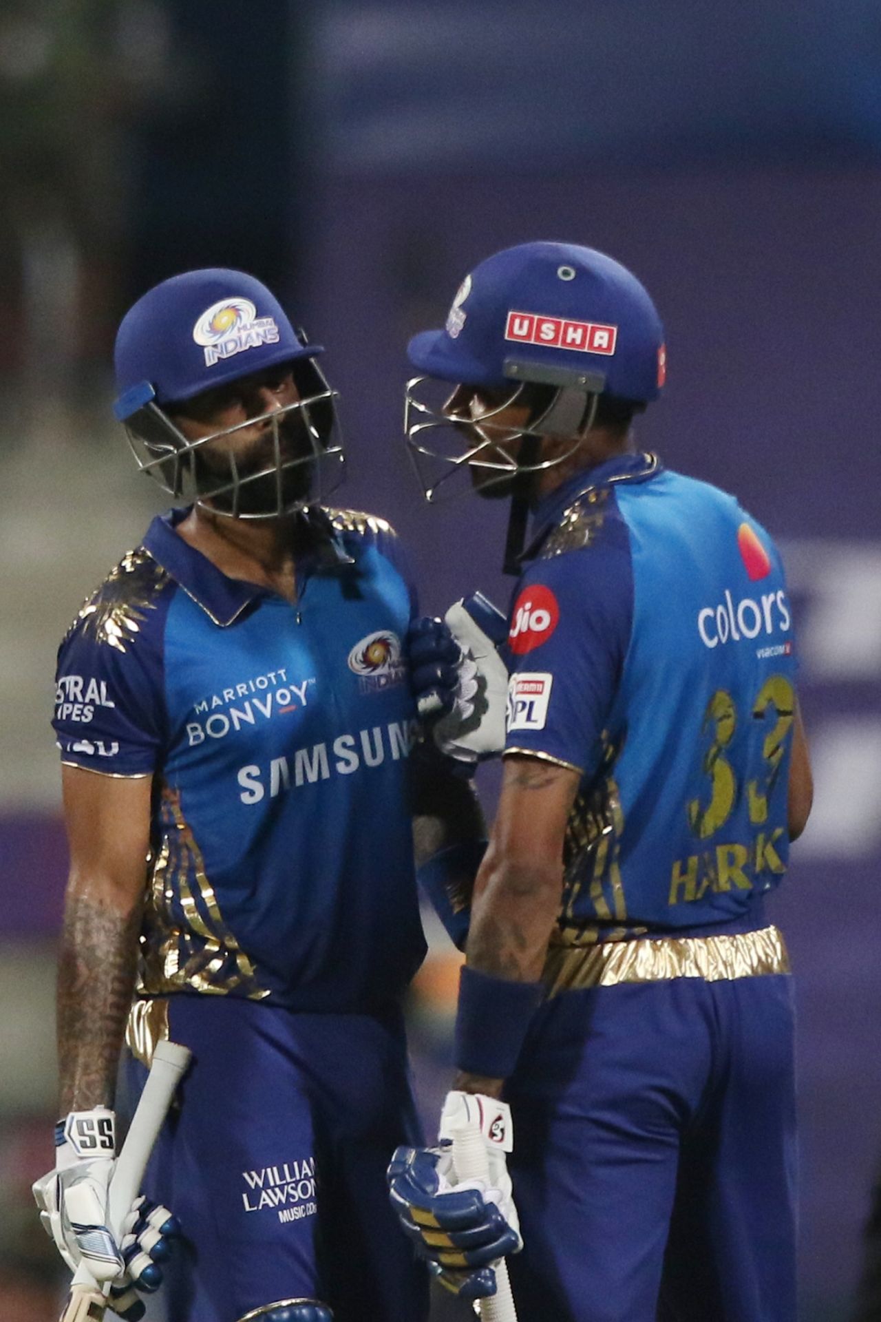 Planning for the death overs - Suryakumar Yadav and Hardik Pandya, Mumbai Indians vs Rajasthan Royals, IPL 2020, Abu Dhabi, October 6, 2020