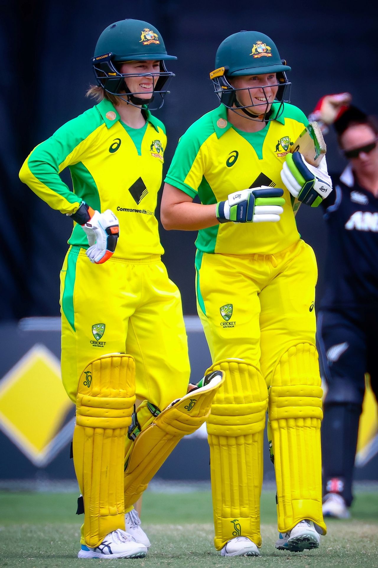 Rachael Haynes and Alyssa Healy share a laugh, Australia v New Zealand, 3rd women's ODI, Allan Border Field, October 7, 2020