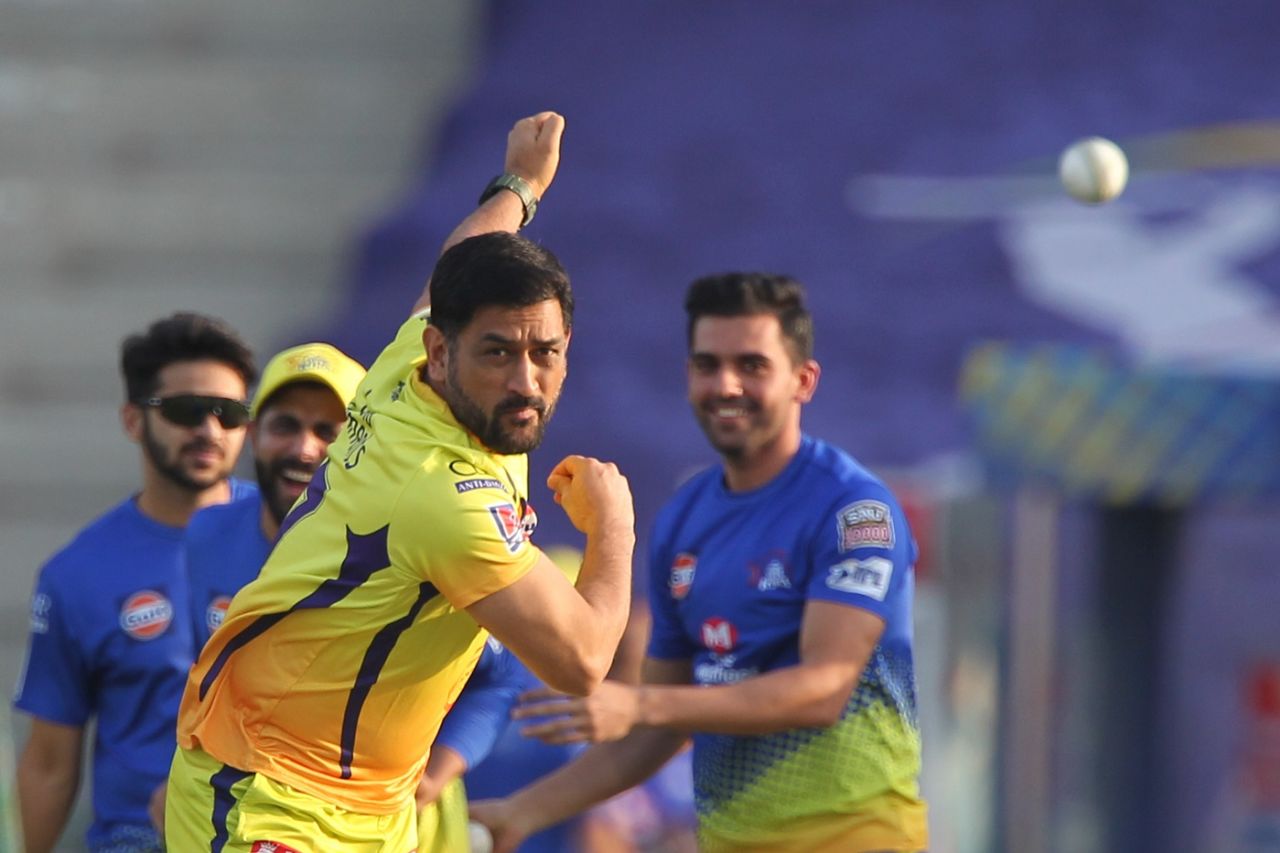 MS Dhoni has a bowl in the nets, Kolkata Knight Riders vs Chennai Super Kings, IPL 2020, Abu Dhabi, October 7, 2020