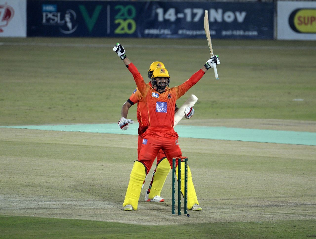 Danish Aziz celebrates after hitting a match-winning last-ball six, Khyber Pakhtunkhwa vs Sindh, National T20 Cup, Rawalpindi, October 13, 2020