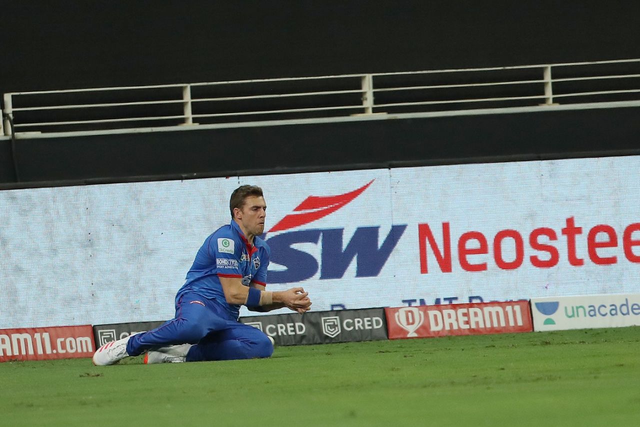 Anrich Nortje fails to hold on to a chance offered by Rahul Tewatia, Delhi Capitals vs Rajasthan Royas, IPL 2020, Dubai, October 14, 2020