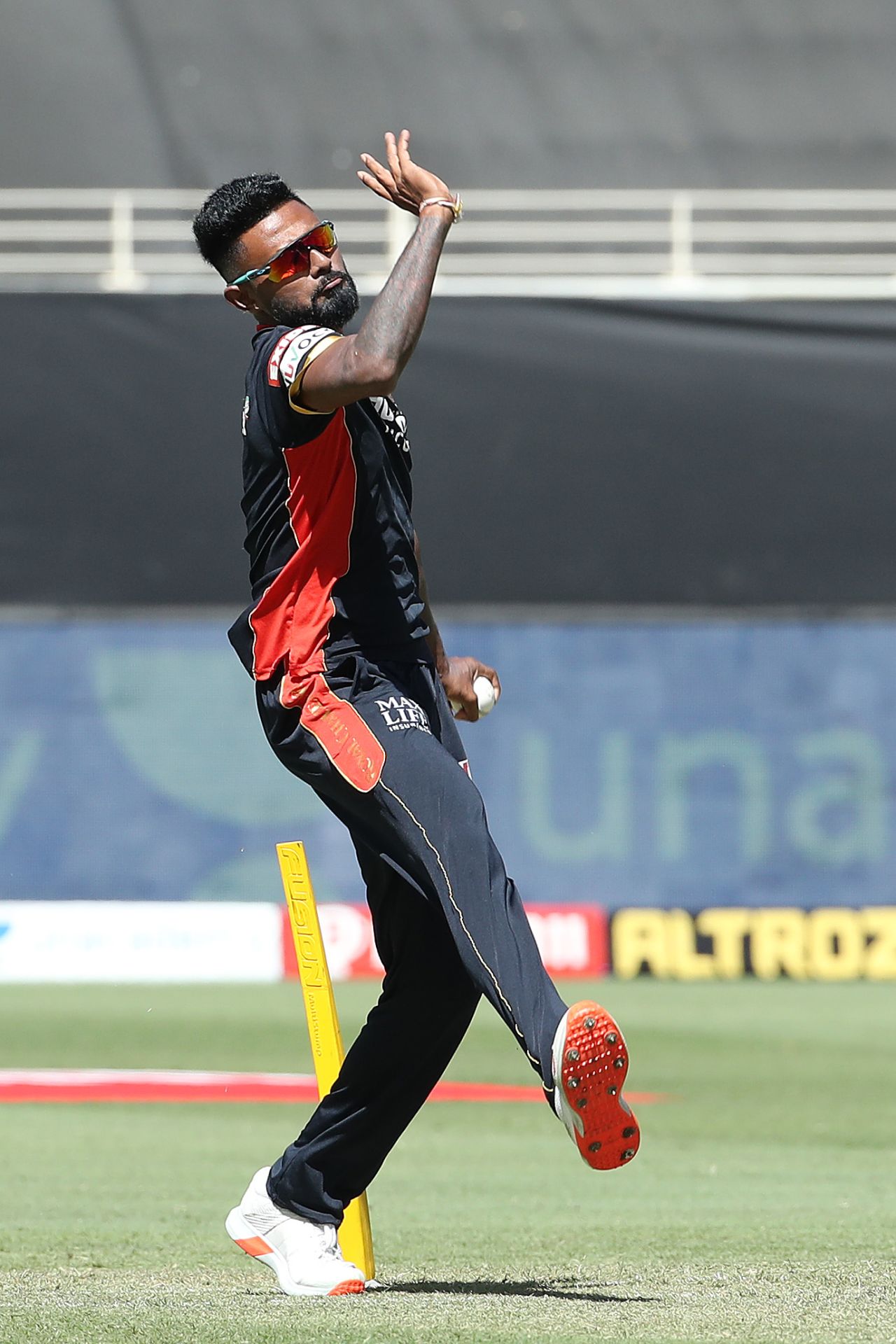 Isuru Udana warms up before the game, Rajasthan Royals vs Royal Challengers Bangalore, IPL 2020, October 17, 2020