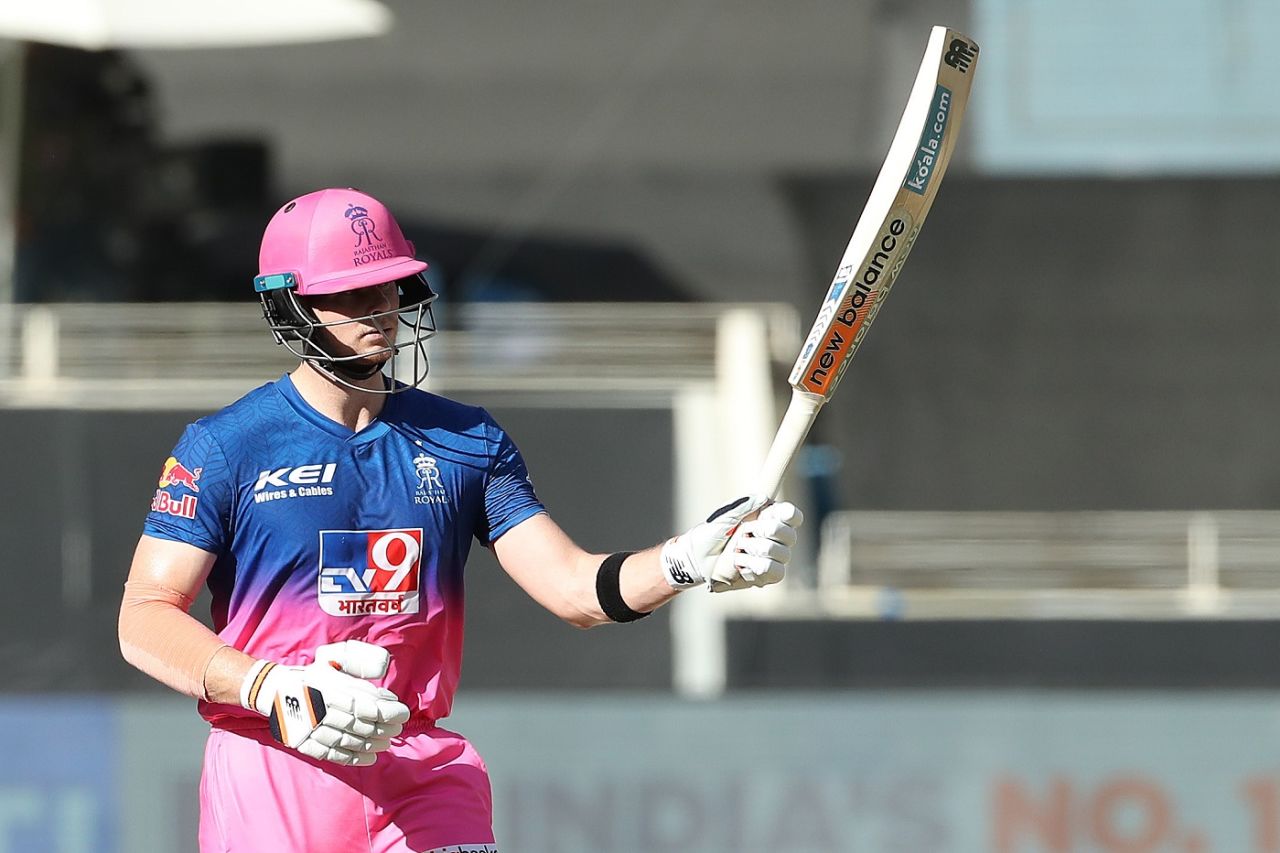 Steven Smith acknowledges the applause after a fine fifty, Rajasthan Royals vs Royal Challengers Bangalore, IPL 2020, October 17, 2020