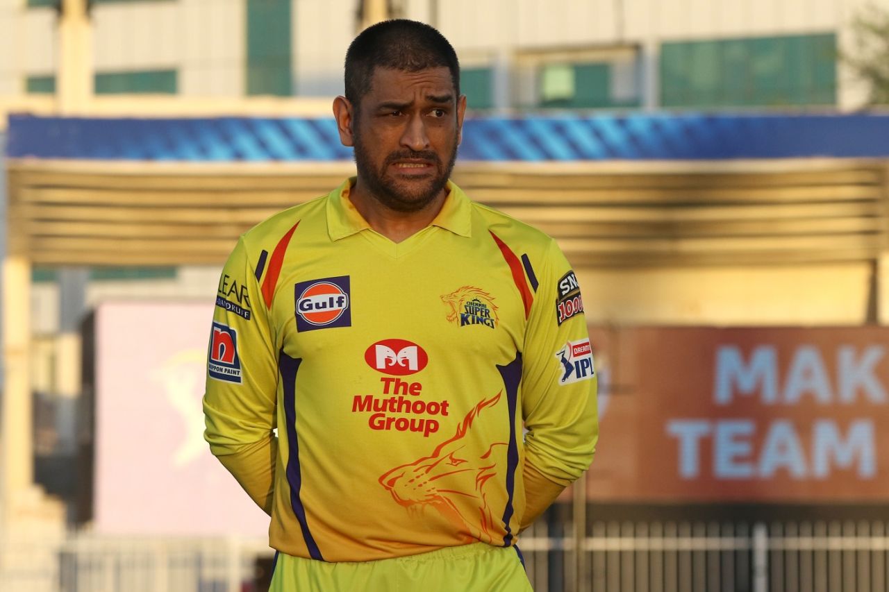 MS Dhoni gestures at the toss, Chennai Super Kings vs Delhi Capitals, IPL 2020, Sharjah, October 17, 2020