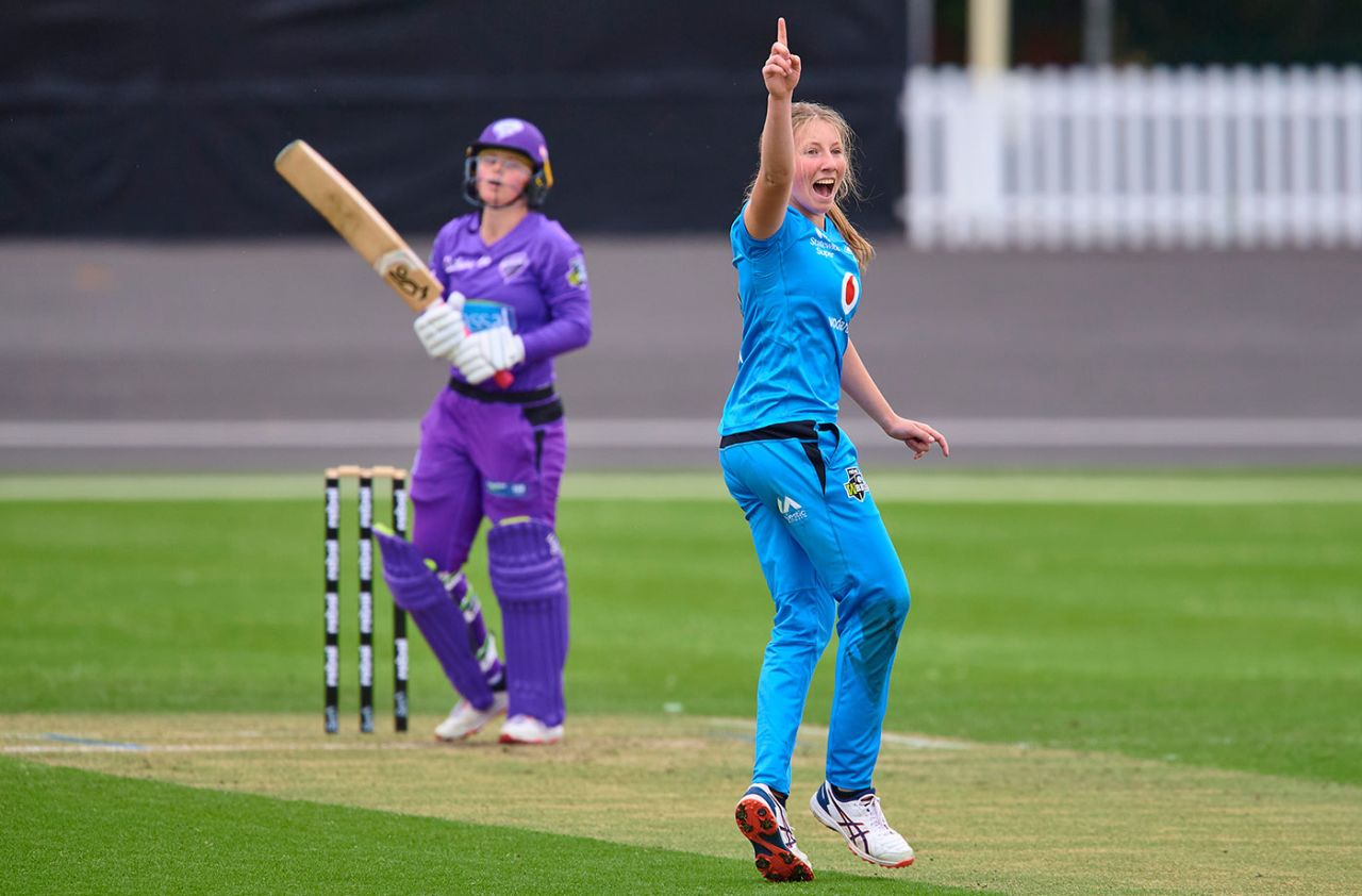 Darcie Brown collected three wickets, Adelaide Strikers v Hobart Hurricanes, WBBL, Hurstville Oval, October 25, 2020
