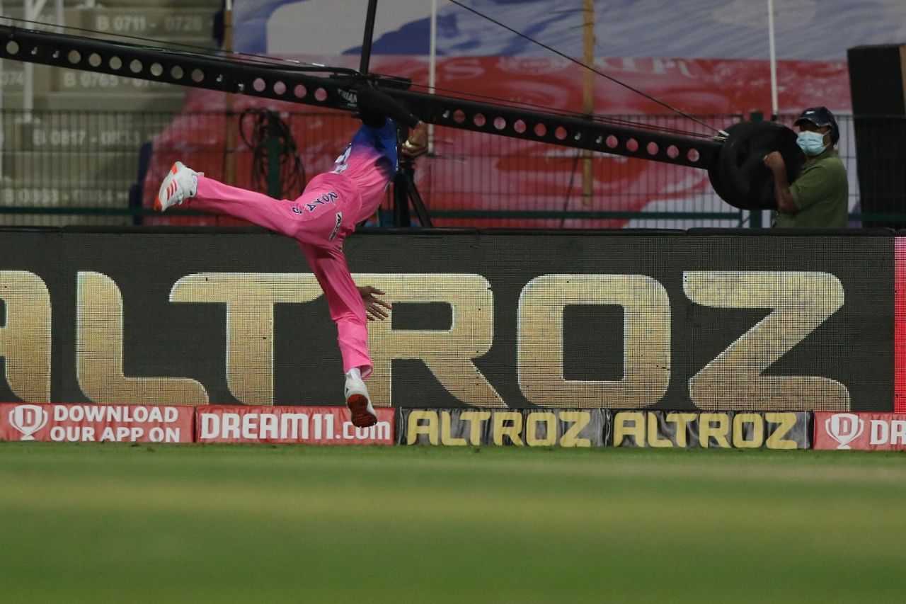 Jofra Archer plucks a one-handed catch out of thin air to send back Ishan Kishan