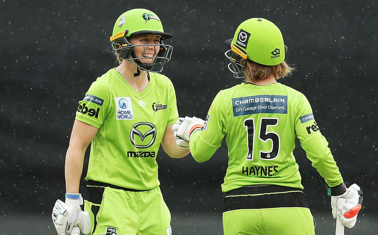 Heather Knight and Rachael Haynes added 122 for the fourth wicket, Sydney Thunder v Adelaide Strikers, WBBL, Sydney Showgrounds, October 31, 2020