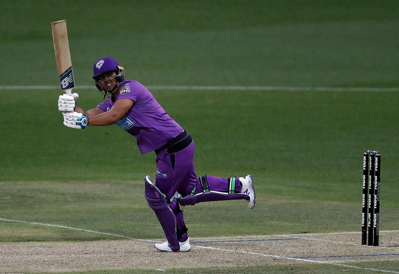 Chloe Tryon was cutting loose when rain arrived, Brisbane Heat v Hobart Hurricanes, WBBL, Sydney Showgrounds, October 31, 2020
