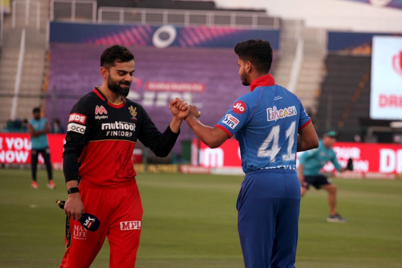 Virat Kohli greets Shreyas Iyer at the toss, Delhi Capitals vs Royal Challengers Bangalore, IPL 2020, Abu Dhabi, November 2, 2020