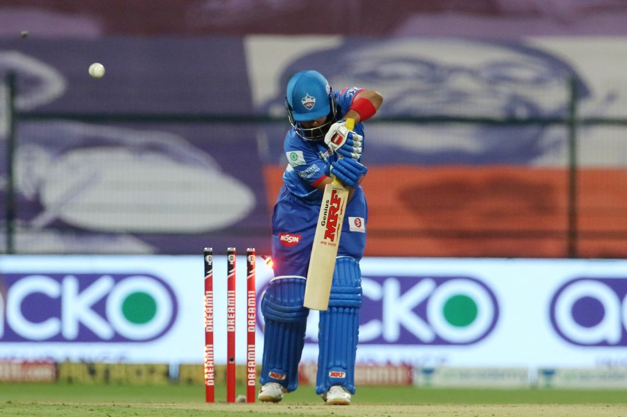 Prithvi Shaw is squared up and bowled by a Mohammed Siraj special, Delhi Capitals vs Royal Challengers Bangalore, IPL 2020, Abu Dhabi, November 2, 2020