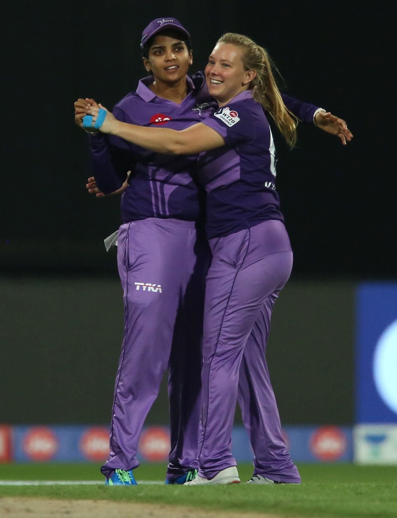 Leigh Kasperek got the first breakthrough, Supernovas vs Velocity, Women's T20 Challenge, Sharjah, November 4, 2020