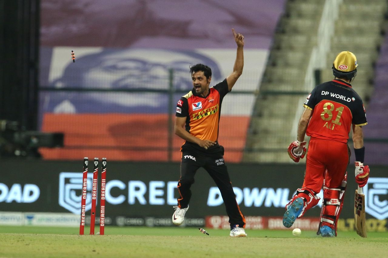 Moeen Ali gets run out of a free hit and Shahbaz Nadeem's elated, Sunrisers Hyderabad vs Royal Challengers Bangalore, IPL 2020, Eliminator, Abu Dhabi, November 6, 2020