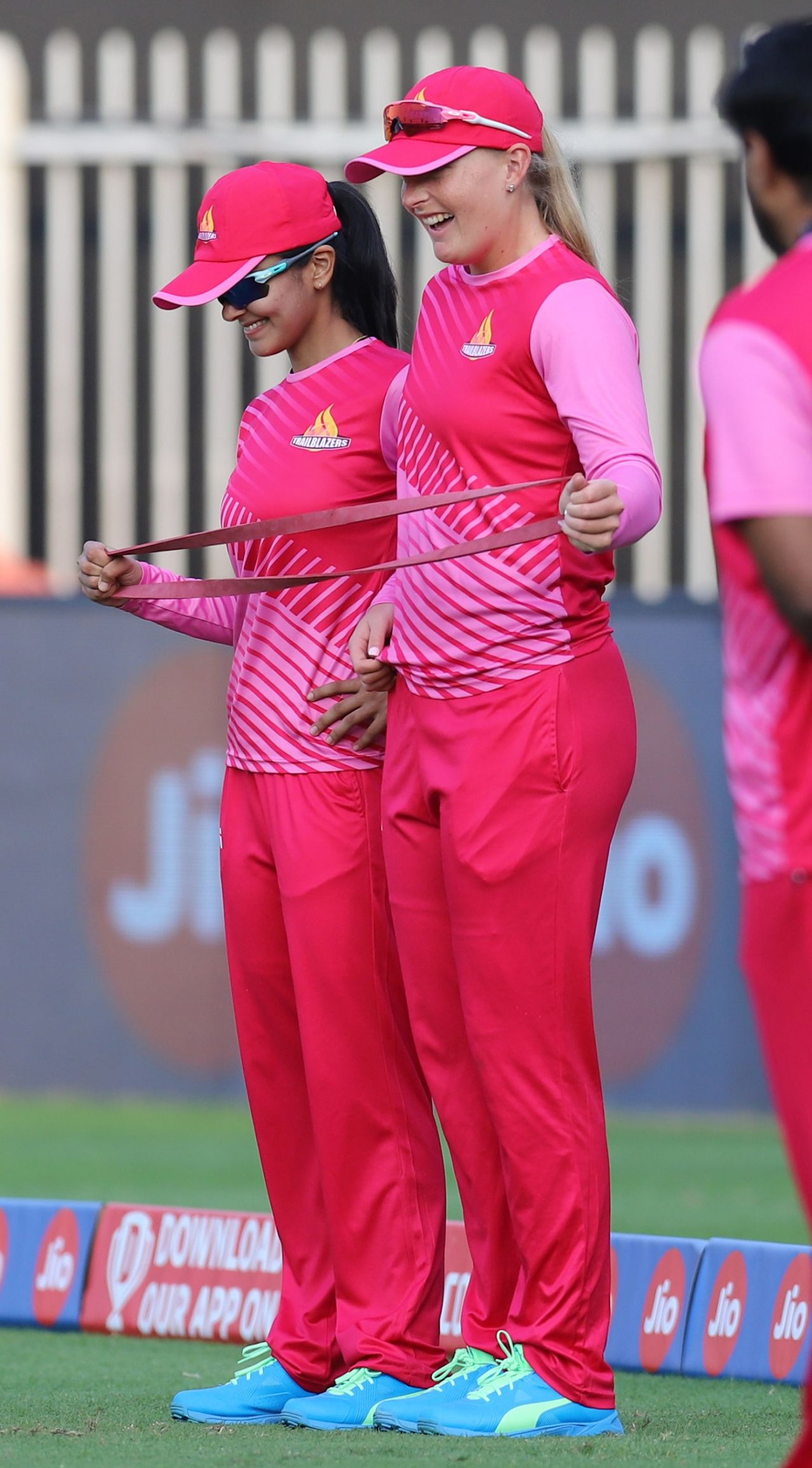 Harleen Deol and Sophie Ecclestone have a bit of fun while warming up, Trailblazers vs Supernovas, Women's T20 Challenge 2020, Sharjah, November 7, 2020 