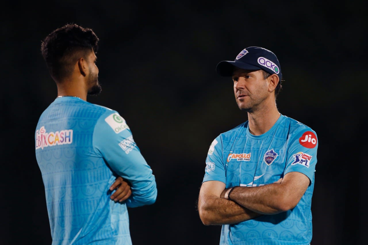 Shreyas Iyer and Ricky Ponting have a chat during training, Dubai, November 9, 2020