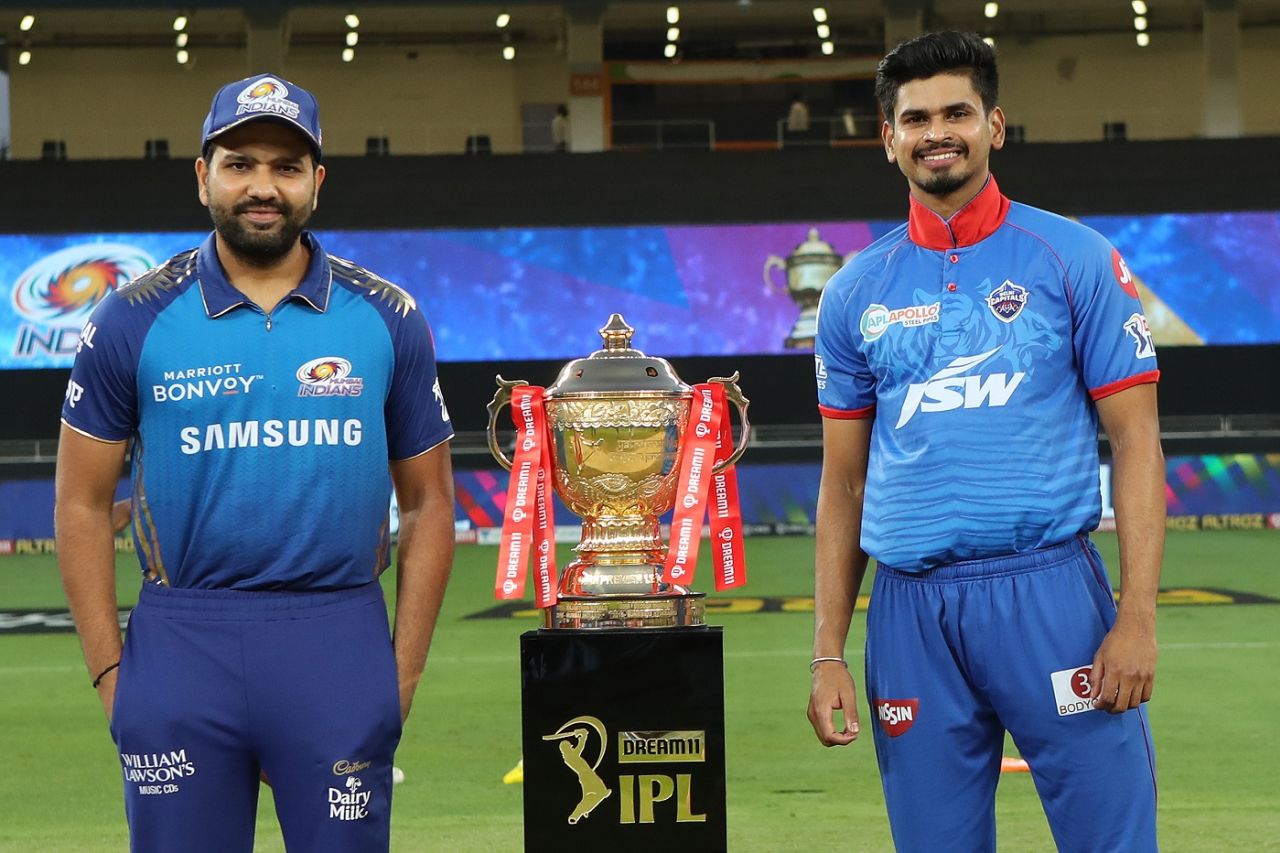 Rohit Sharma and Shreyas Iyer pose with the IPL 2020 trophy, Mumbai Indians vs Delhi Capitals, IPL 2020 final, Dubai, November 10, 2020