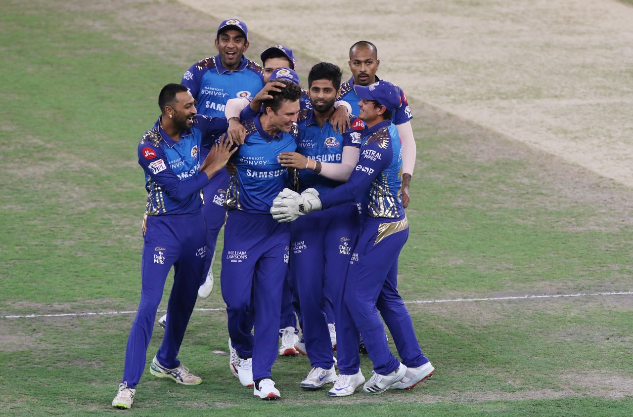 Mumbai Indians are all smiles after Trent Boult's early strike in the IPL 2020 final, Delhi Capitals vs Mumbai Indians, IPL 2020, final, Dubai, November 10, 2020