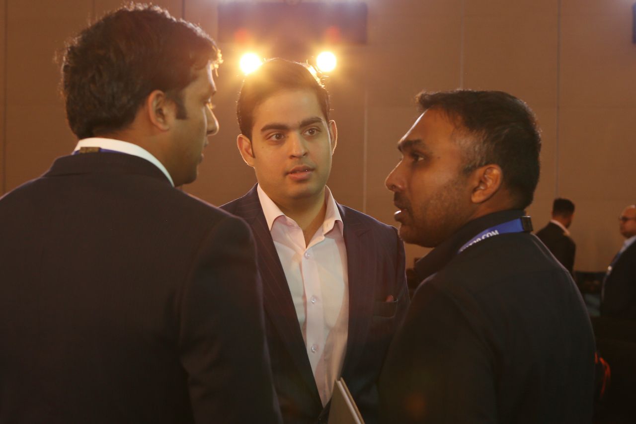 Mumbai Indians owner Akash Ambani talks to Mahela Jayawardene, IPL 2020 Player Auction, Kolkata, December 19, 2019