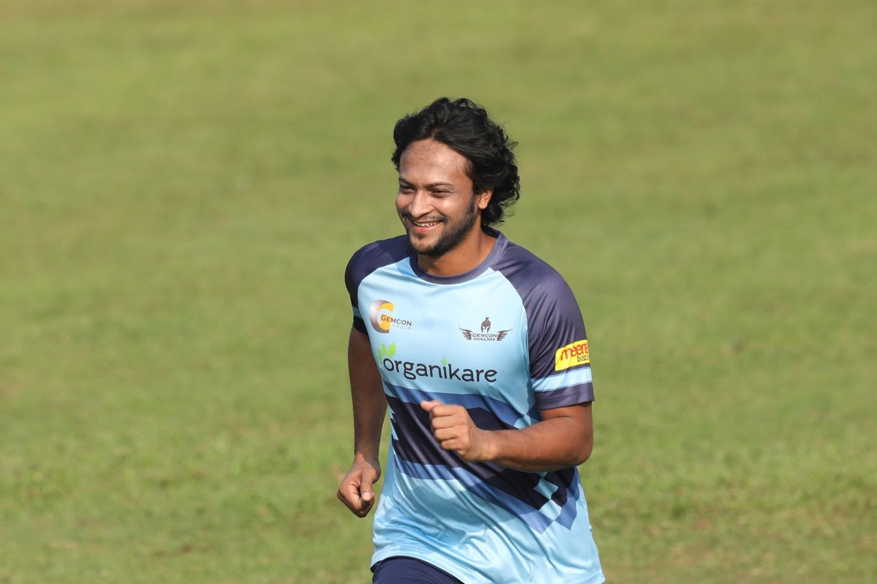 Shakib Al Hasan takes a jog during training, Shere Bangla National Cricket Stadium, Mirpur, November 22, 2020