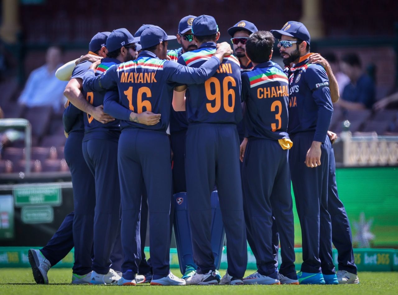 New jerseys for India, as they huddle before play, Sydney, Australia vs India, 1st ODI, November 27, 2020