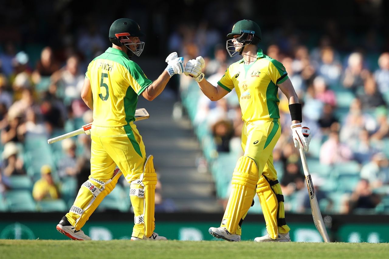 Aaron Finch and Steven Smith put up a strong partnership, Australia vs India, 1st ODI, November 27, 2020